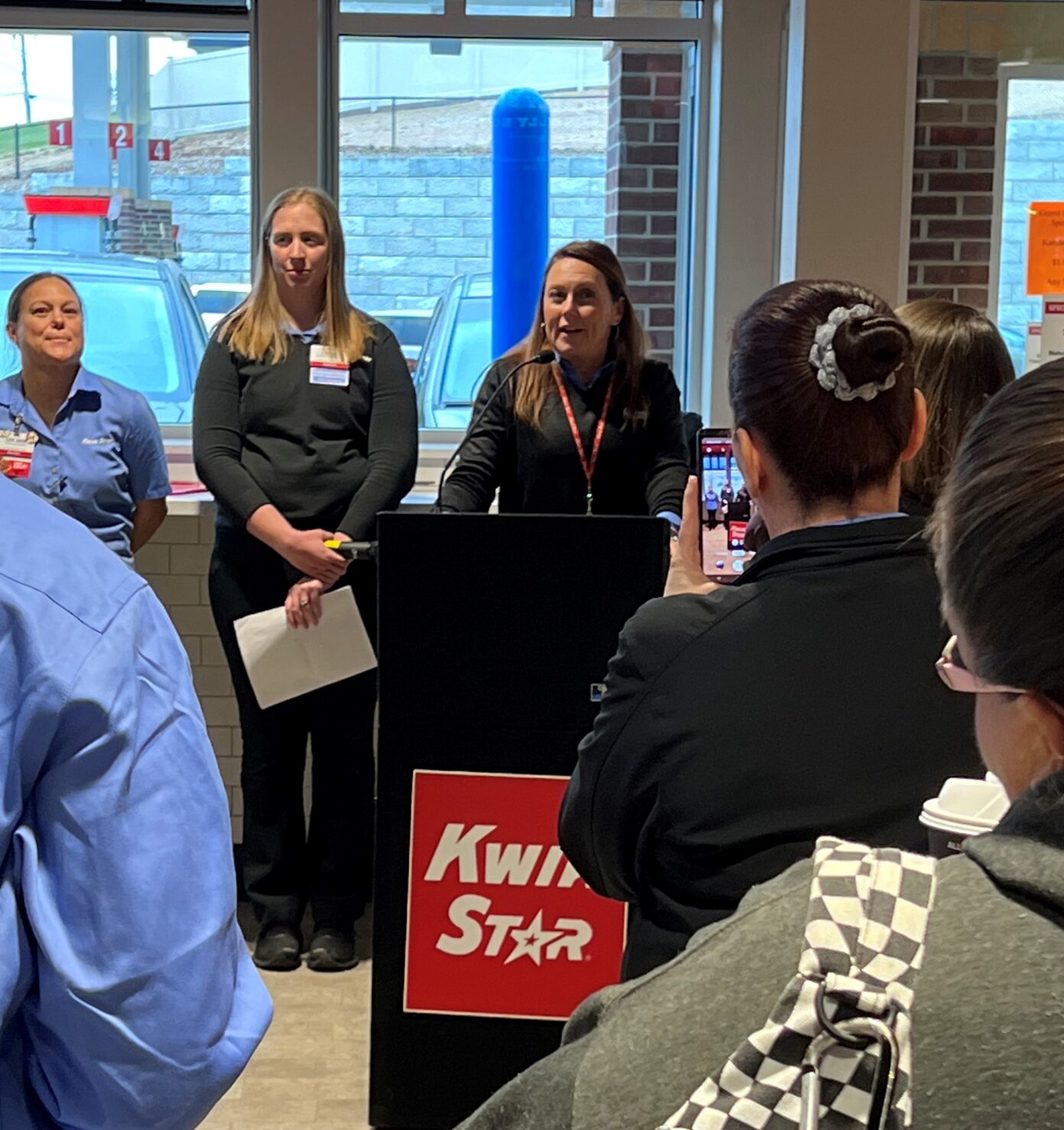 LeClaire celebrates Kwik Star grand opening