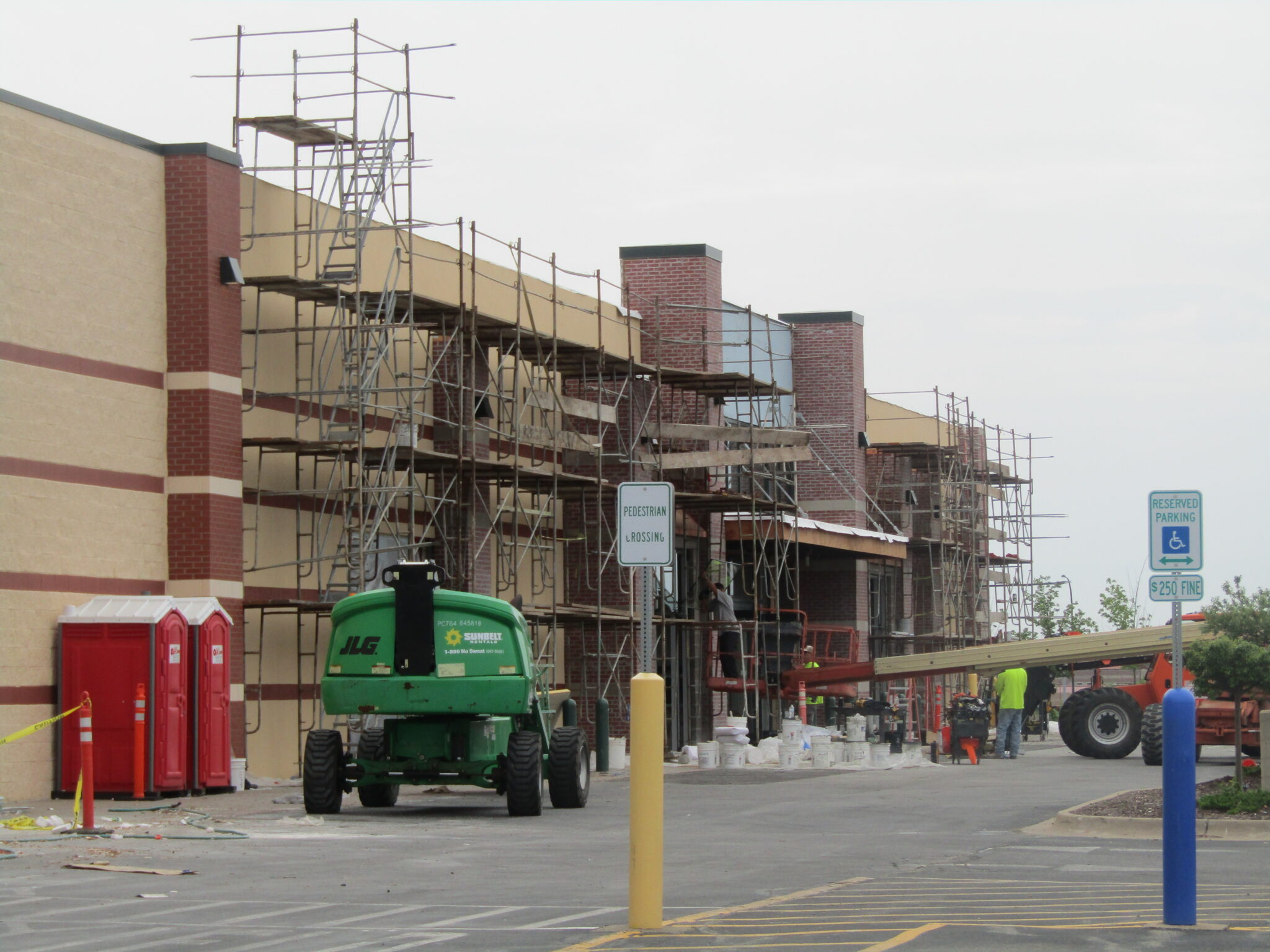 Dick’s House of Sports set to open in Davenport in July